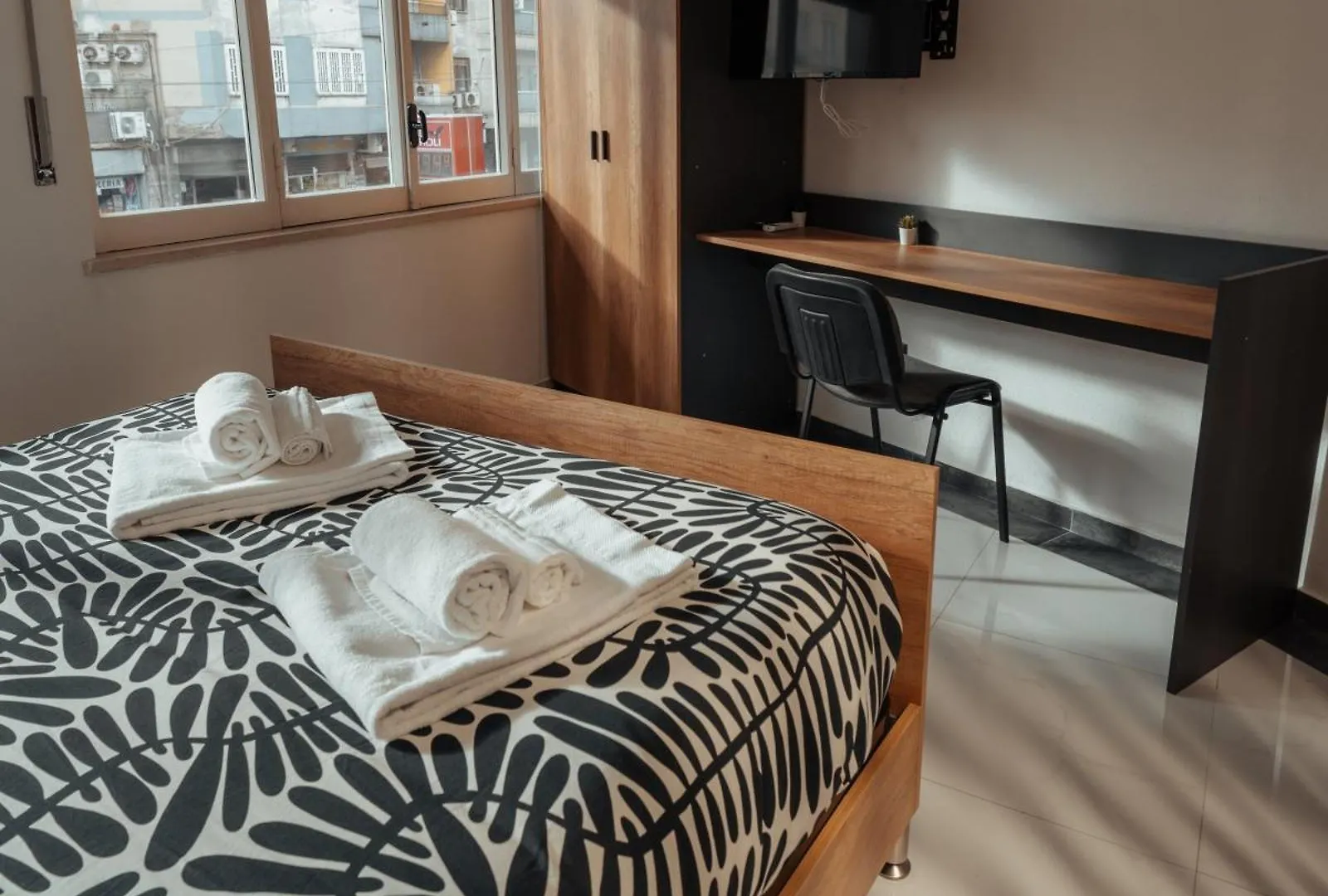 B&B Miro Luxury Stazione Centrale Napoli 0*, Naples Italy